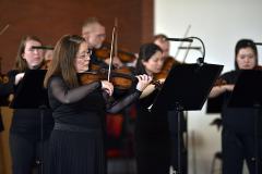 Leila Schayegh mit der Neuen Philharmonie Westfalen