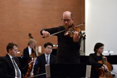Eric Quirante Kneba mit der Neuen Philharmonie Westfalen